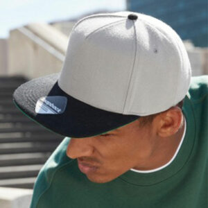 snapback sapkára hímzés